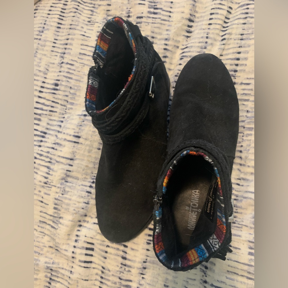 Short Minnetonka boots